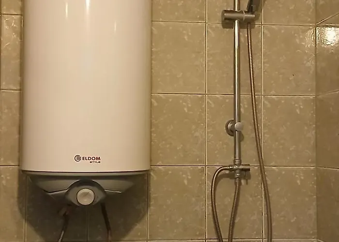 Private Bedroom, Kitchen And Balcony Rum i privatbostad